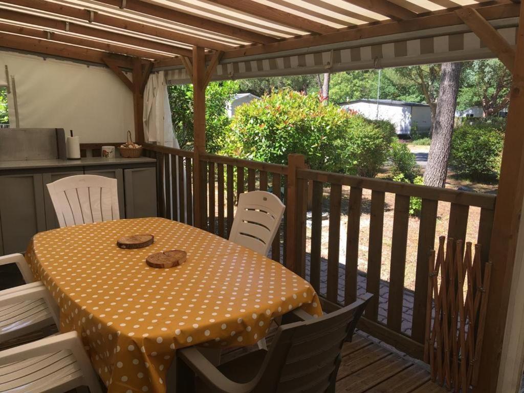 Mobil-Home 4-6 Personnes Saint-Julien-En-Born Exterior foto